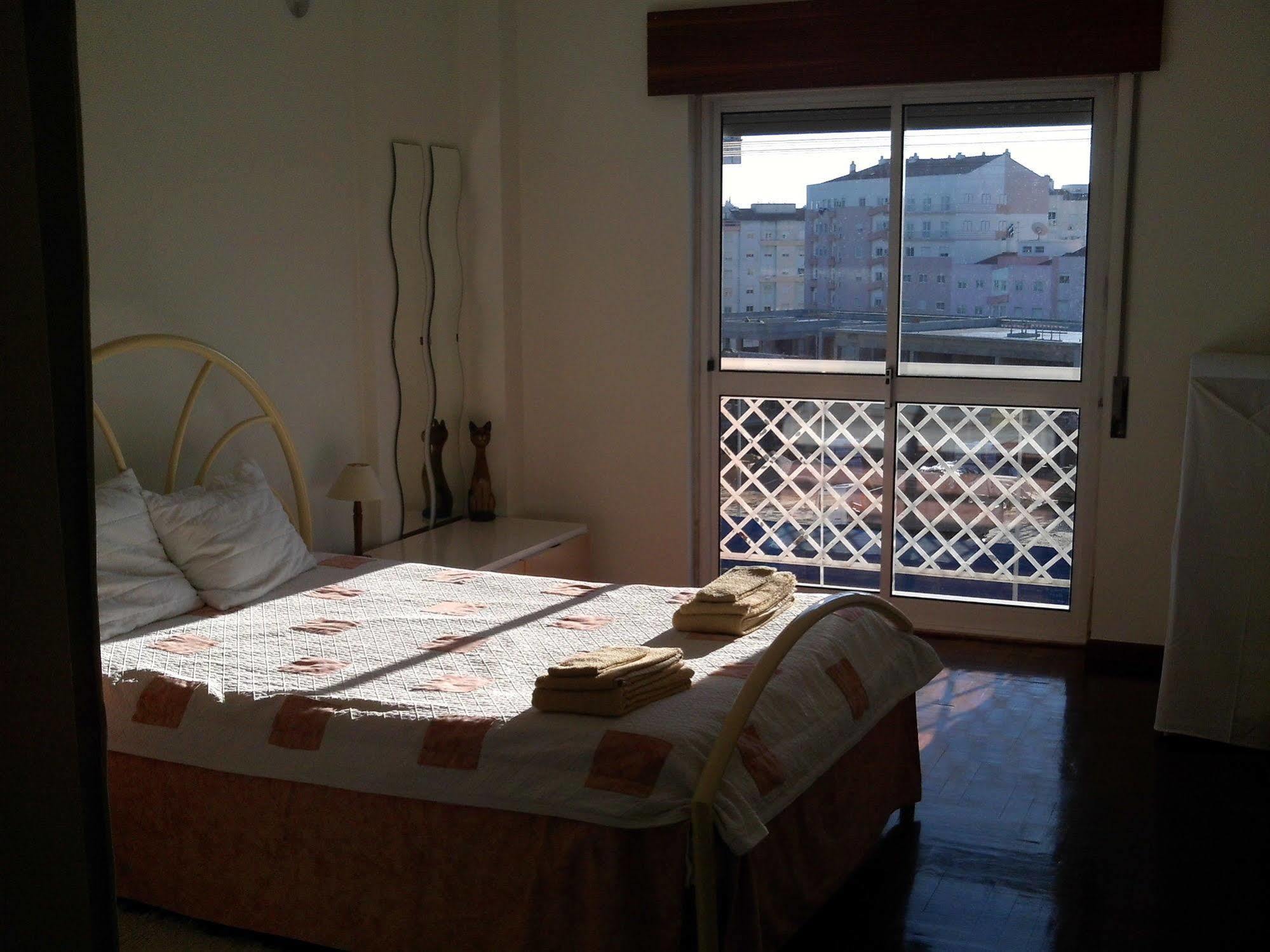 Homestay Marialva Park Seixal  Exterior foto